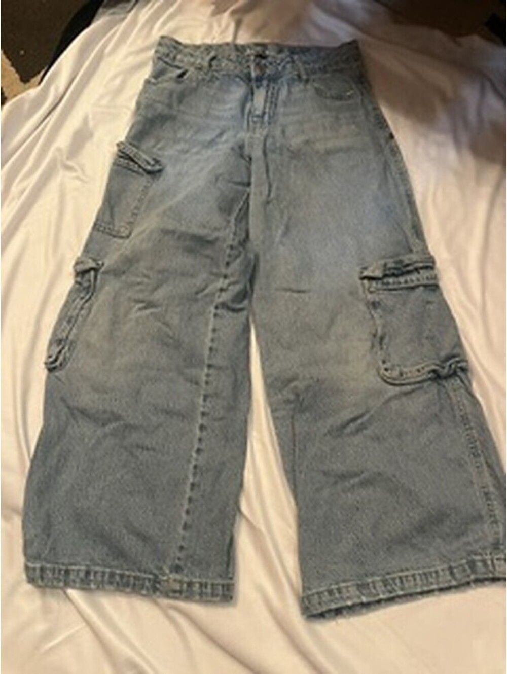 Light wash wide leg cargo jeans Girls